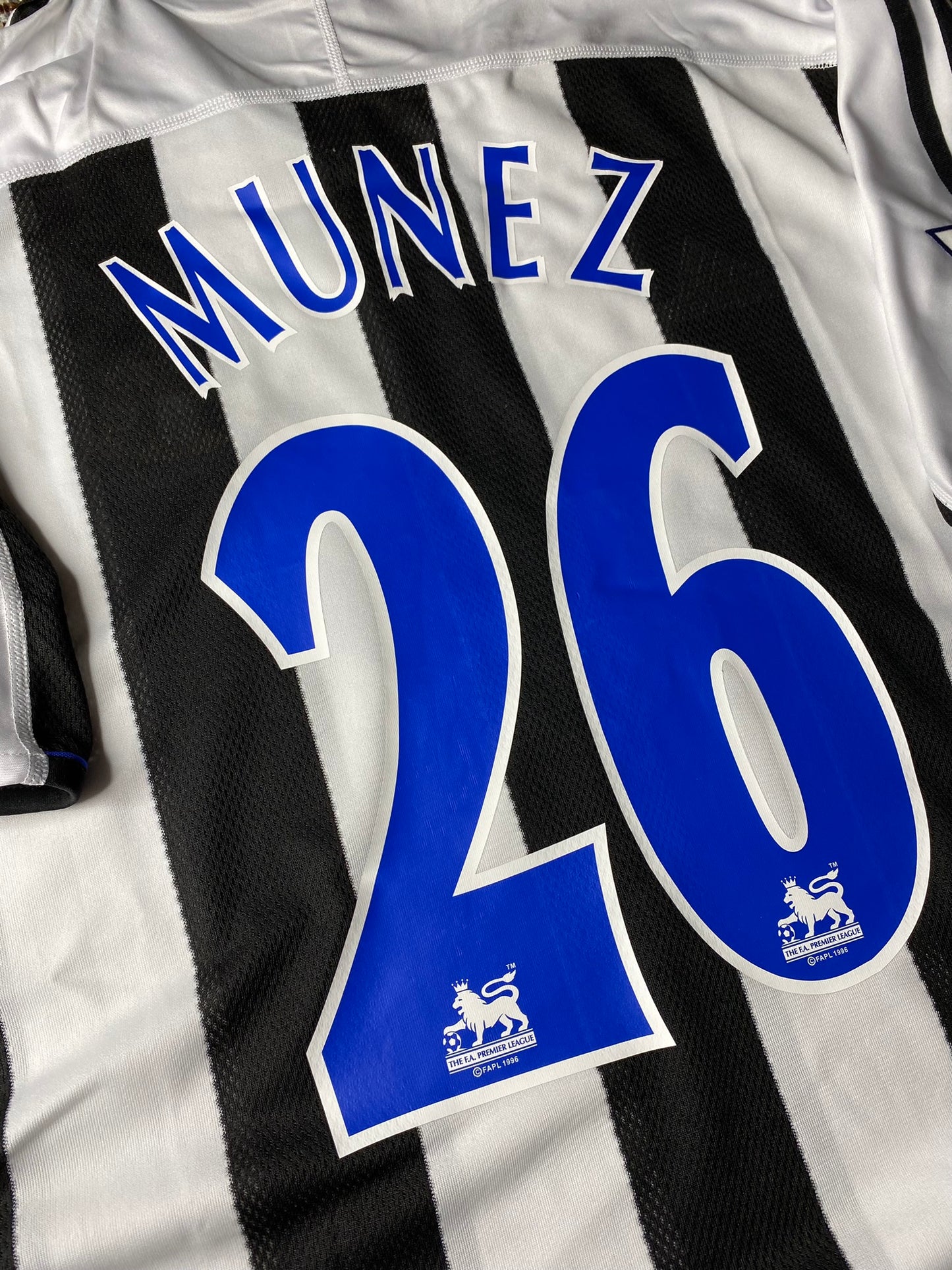 Newcastle United home jersey. Season 03/05. Santiago Munez
