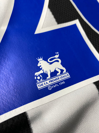 Newcastle United home jersey. Season 03/05. Santiago Munez