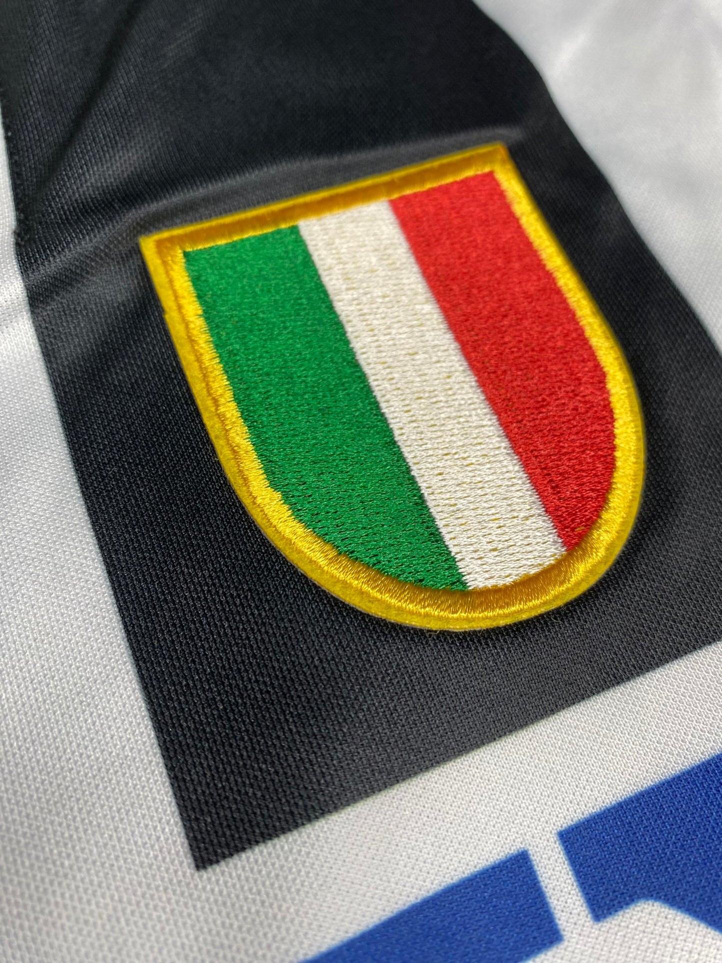 Juventus longsleeve home jersey. Season 97/98. Zinedine Zidane