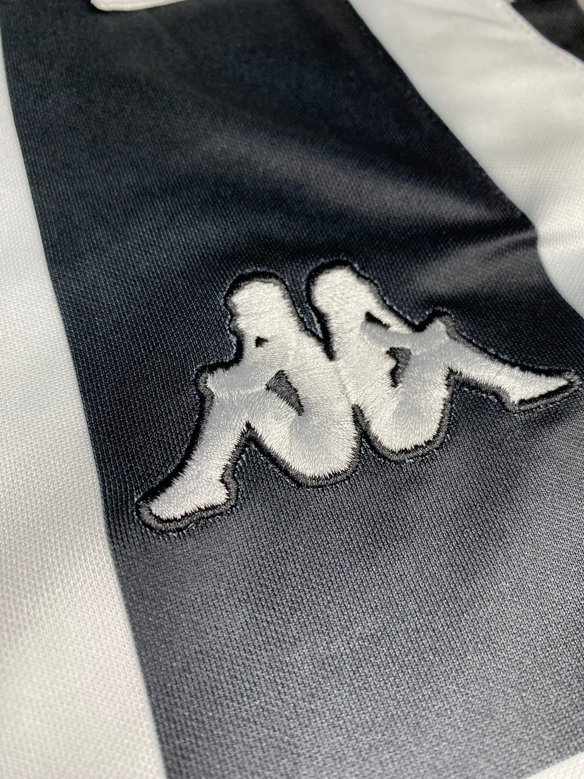 Juventus longsleeve home jersey. Season 97/98. Zinedine Zidane