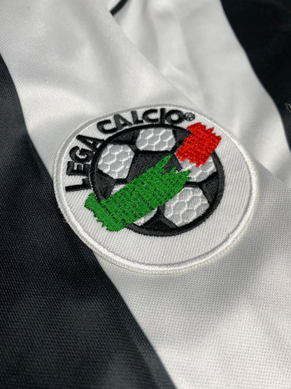 Juventus longsleeve home jersey. Season 97/98. Zinedine Zidane