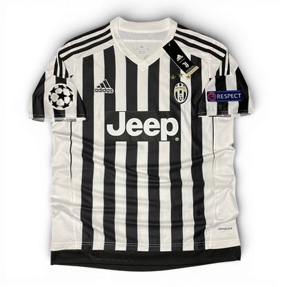 Juventus home jersey. Season 15/16. Paolo Dybala