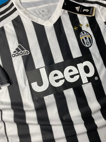 Juventus home jersey. Season 15/16. Paolo Dybala