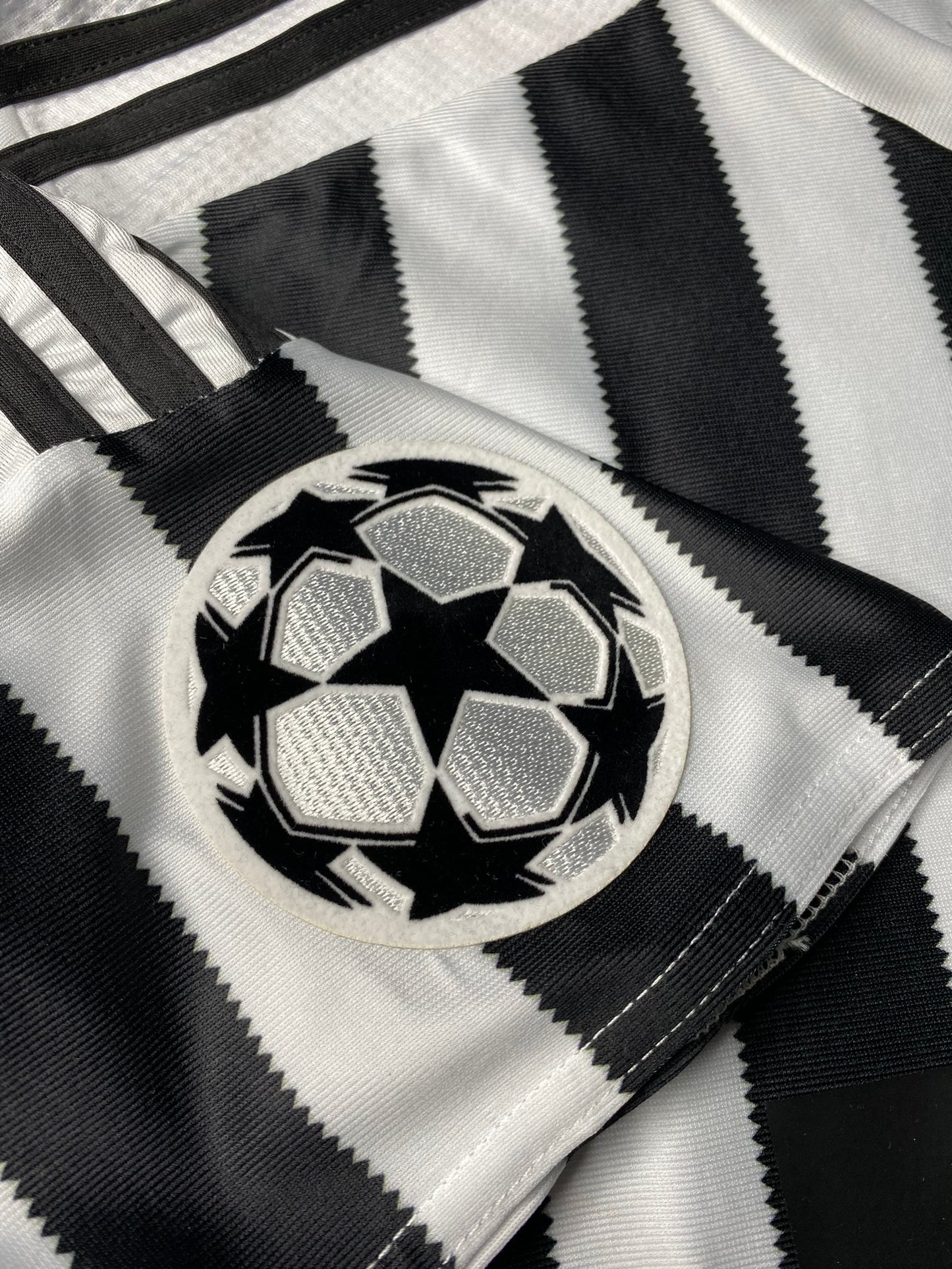 Juventus home jersey. Season 15/16. Paolo Dybala