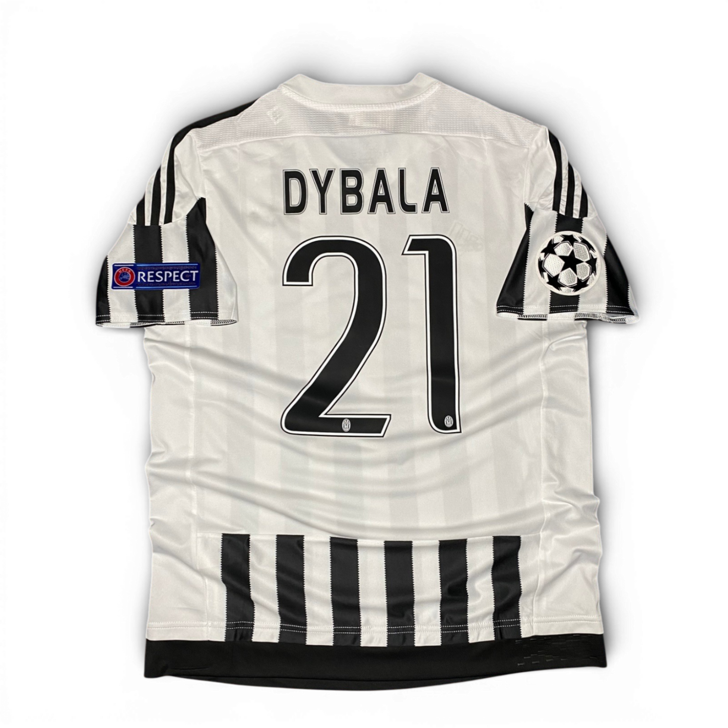 Juventus home jersey. Season 15/16. Paolo Dybala