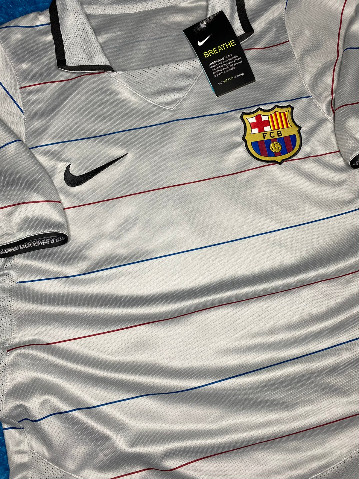 Barcelona away jersey. Season 03/04. Xavi Hernandez