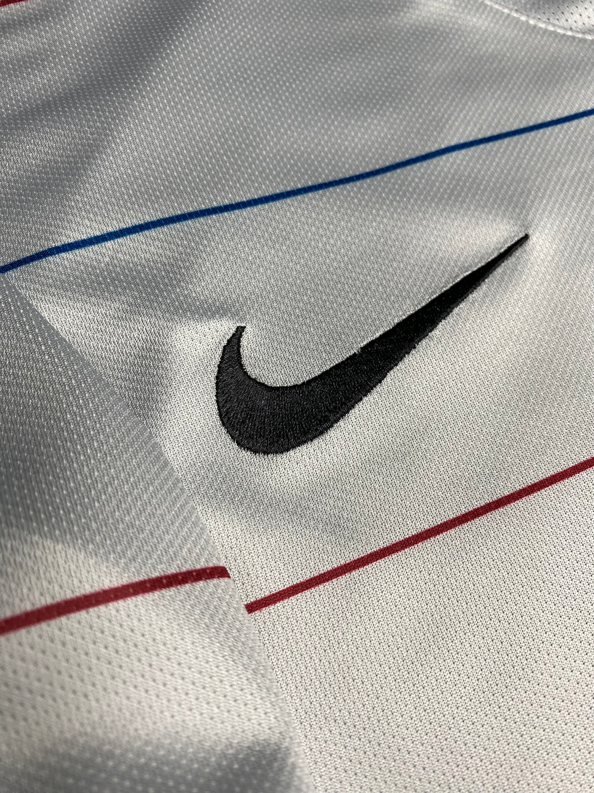 Barcelona away jersey. Season 03/04. Xavi Hernandez