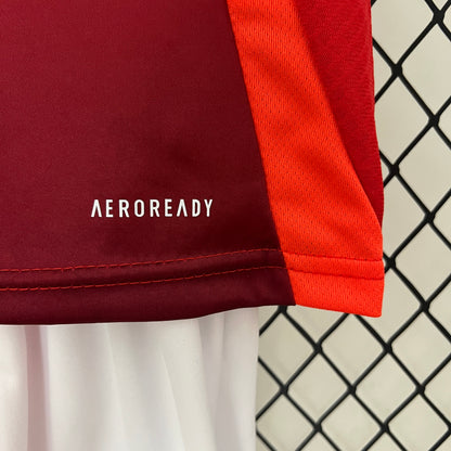 Manchester United home kids set. Season 24/25