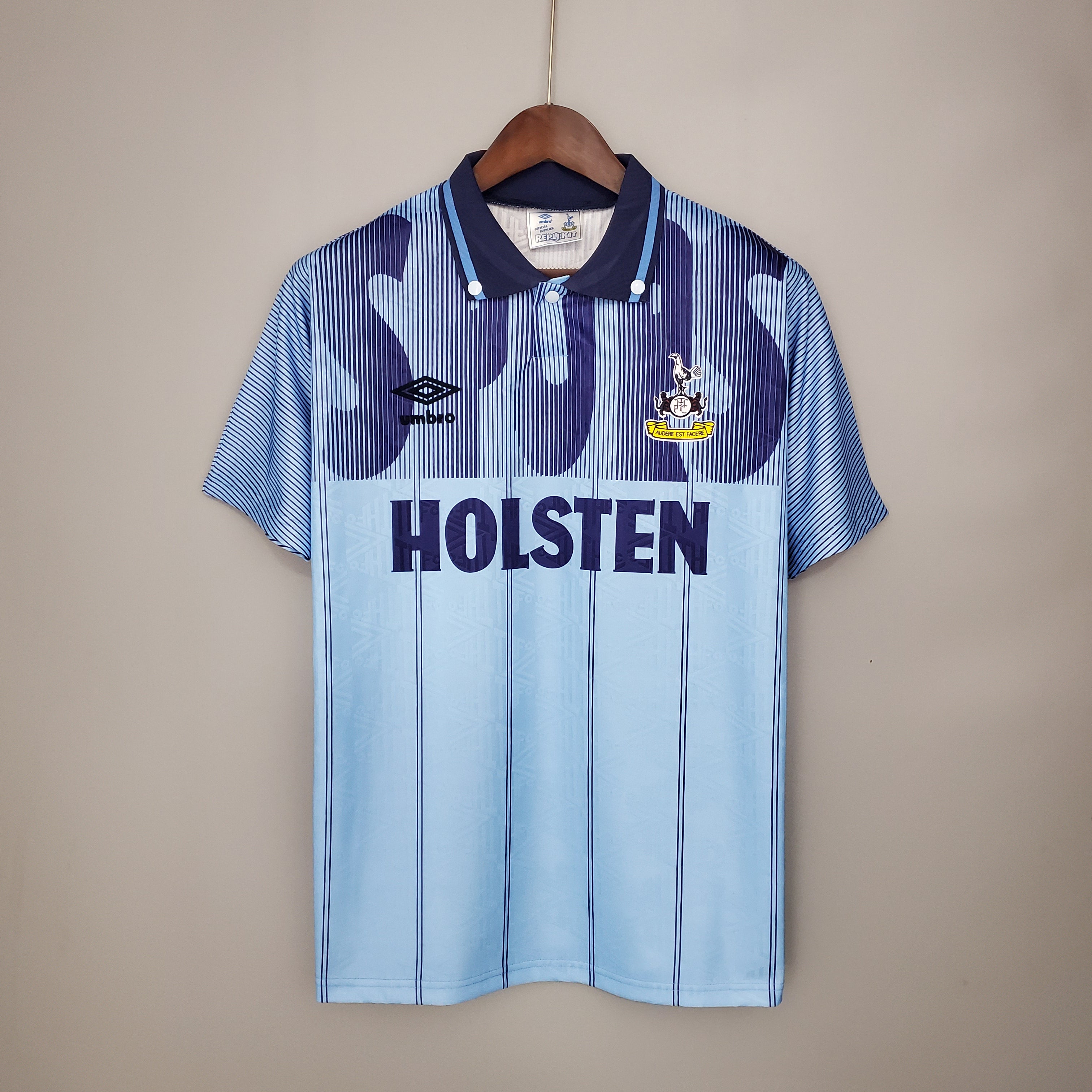 Tottenham Hotspur third jersey. Season 92/94