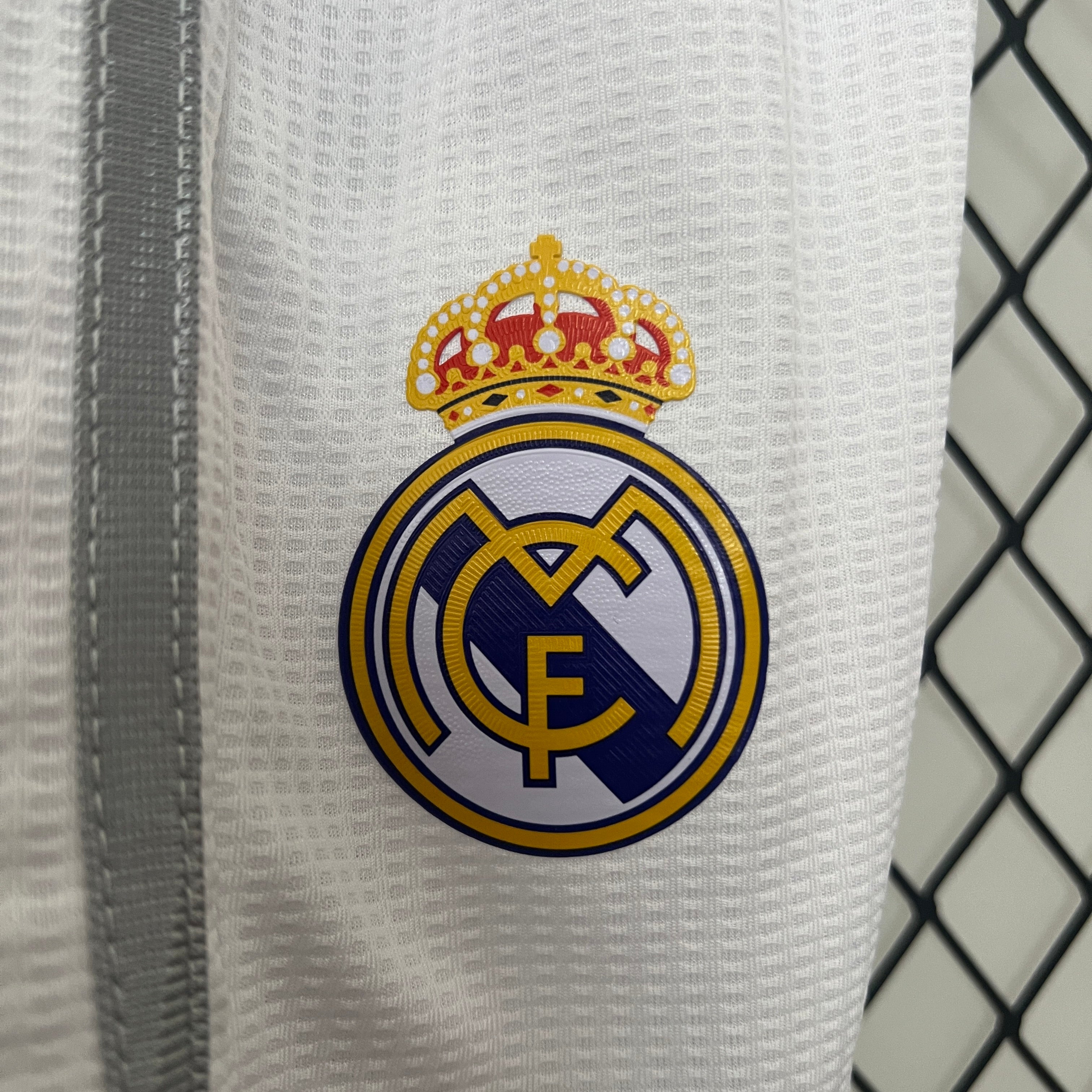 Real Madrid home kids set. Season 15/16