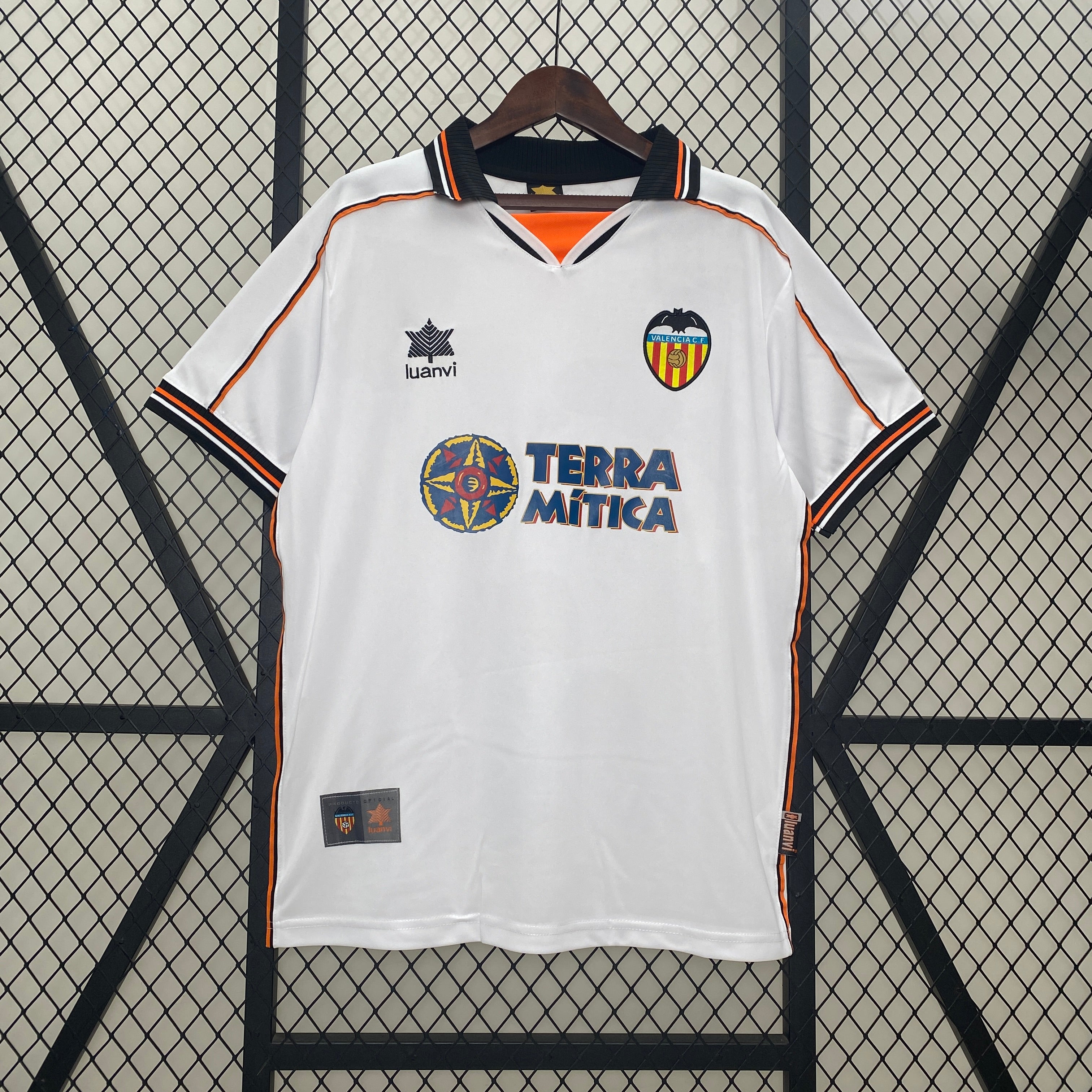 Valencia home jersey. Season 99/00