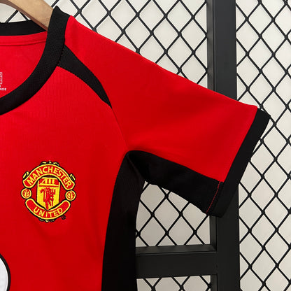 Manchester United home kids set. Season 02/03