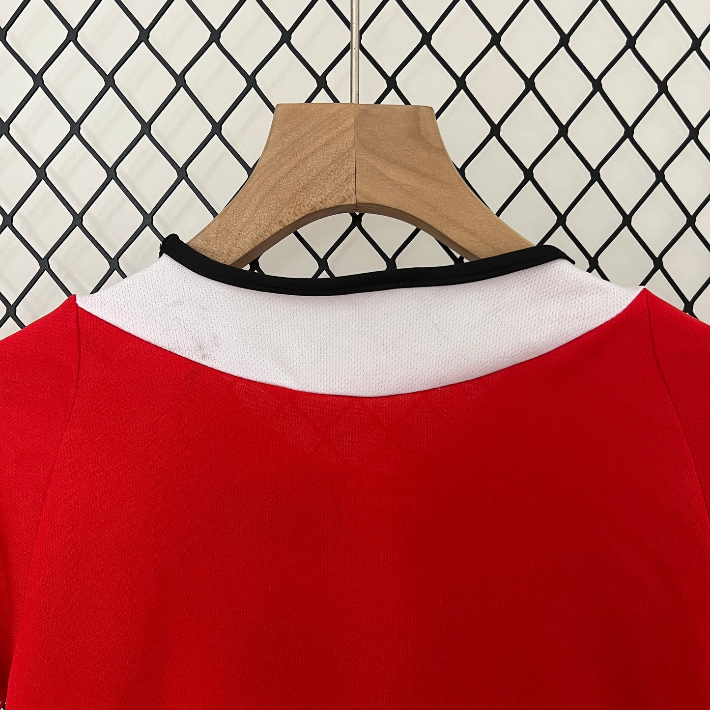 Manchester United home kids set. Season 04/05