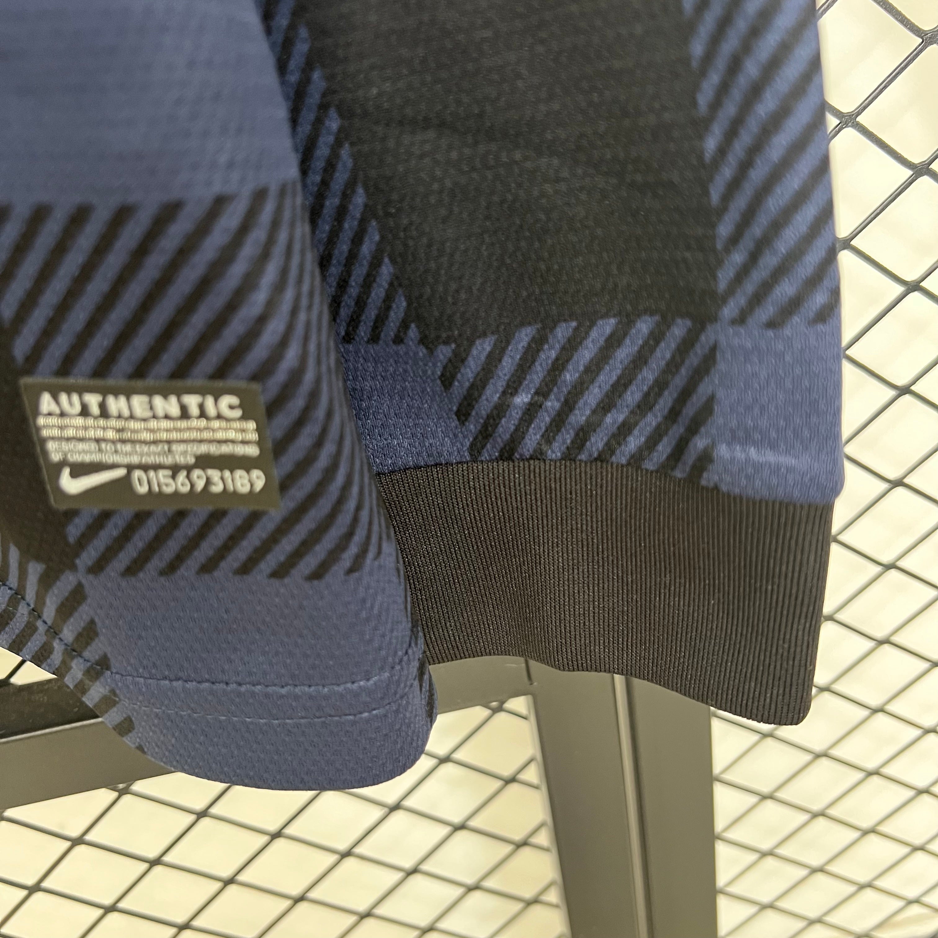 Manchester United longsleeve away jersey. Season 13/14