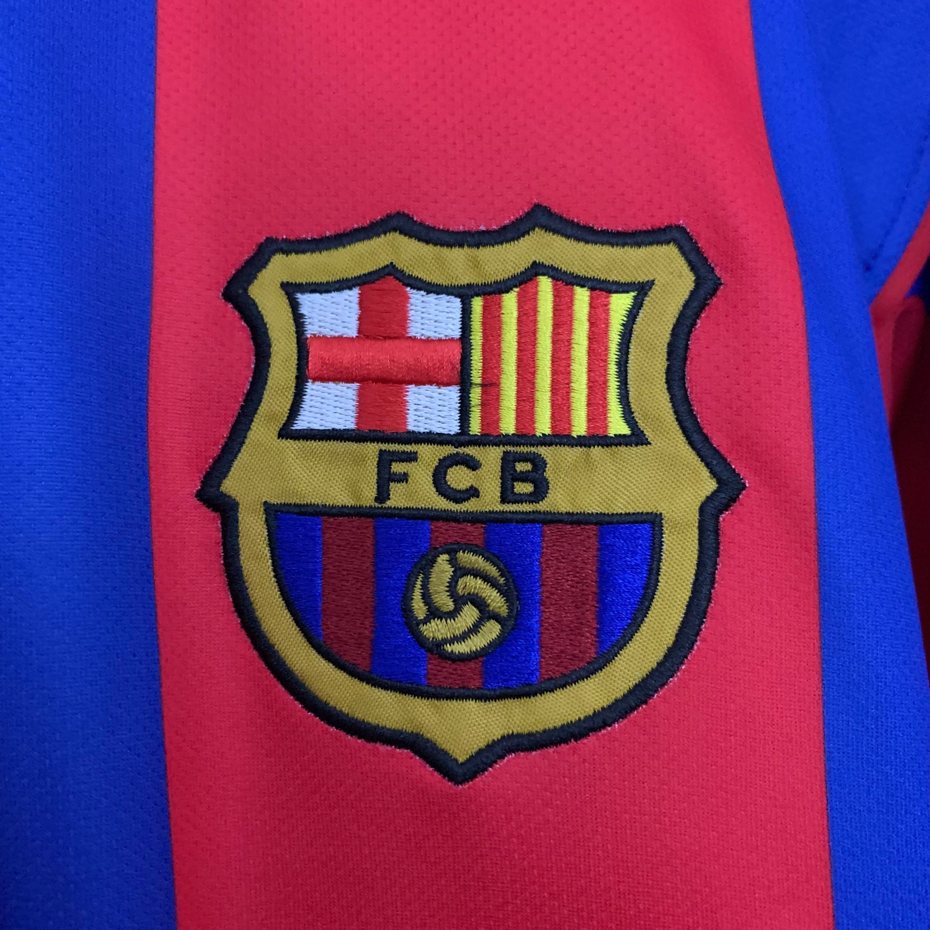Barcelona home jersey. Season 04/05