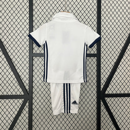 Real Madrid home kids set. Season 16/17