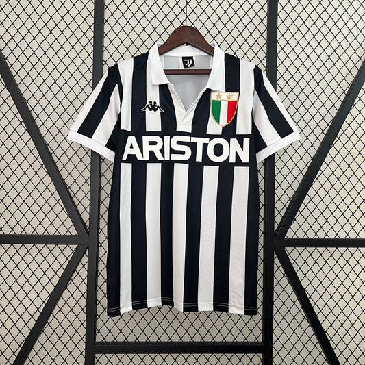 Juventus home jersey. Season 84/85