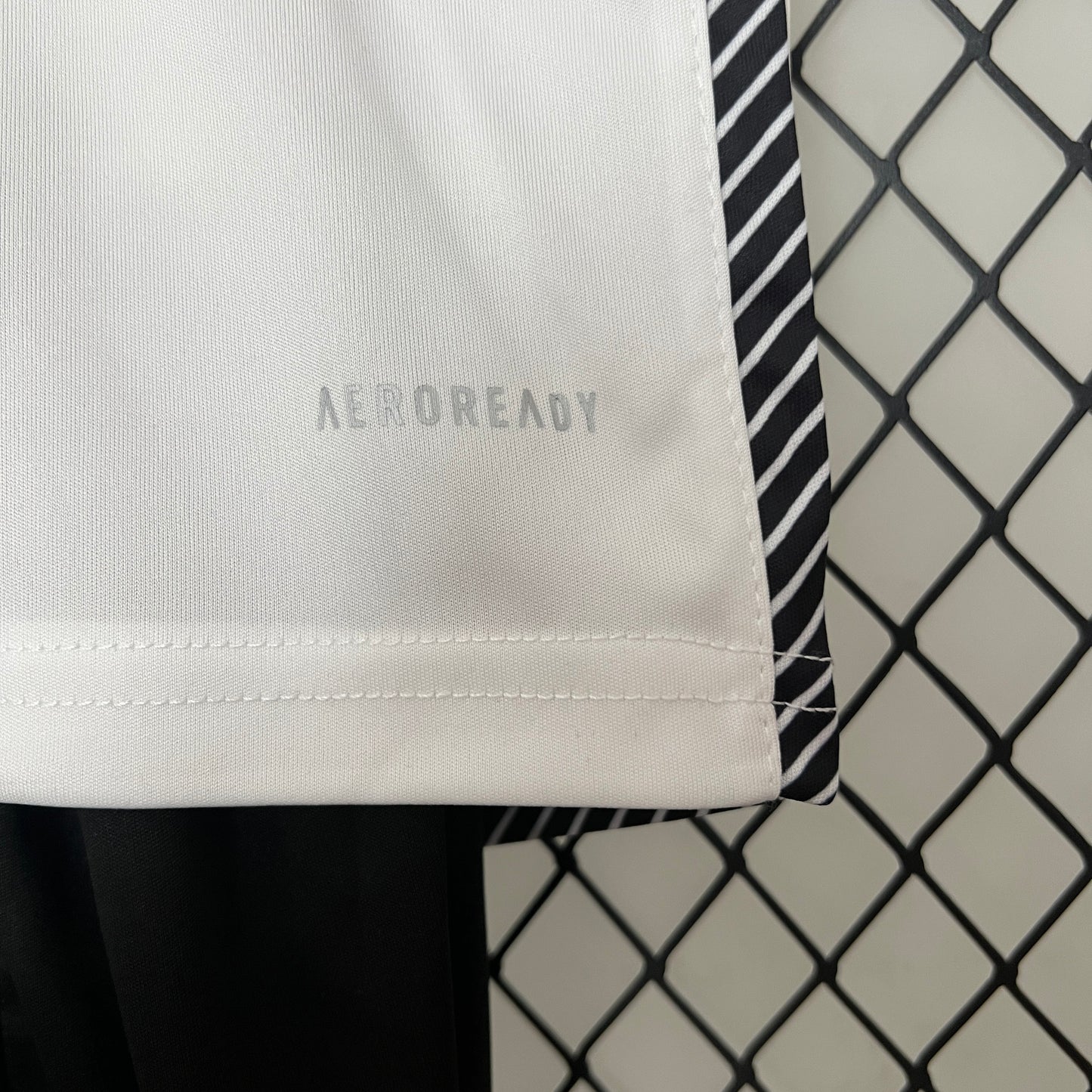 Colo Colo home kids set. Season 24/25