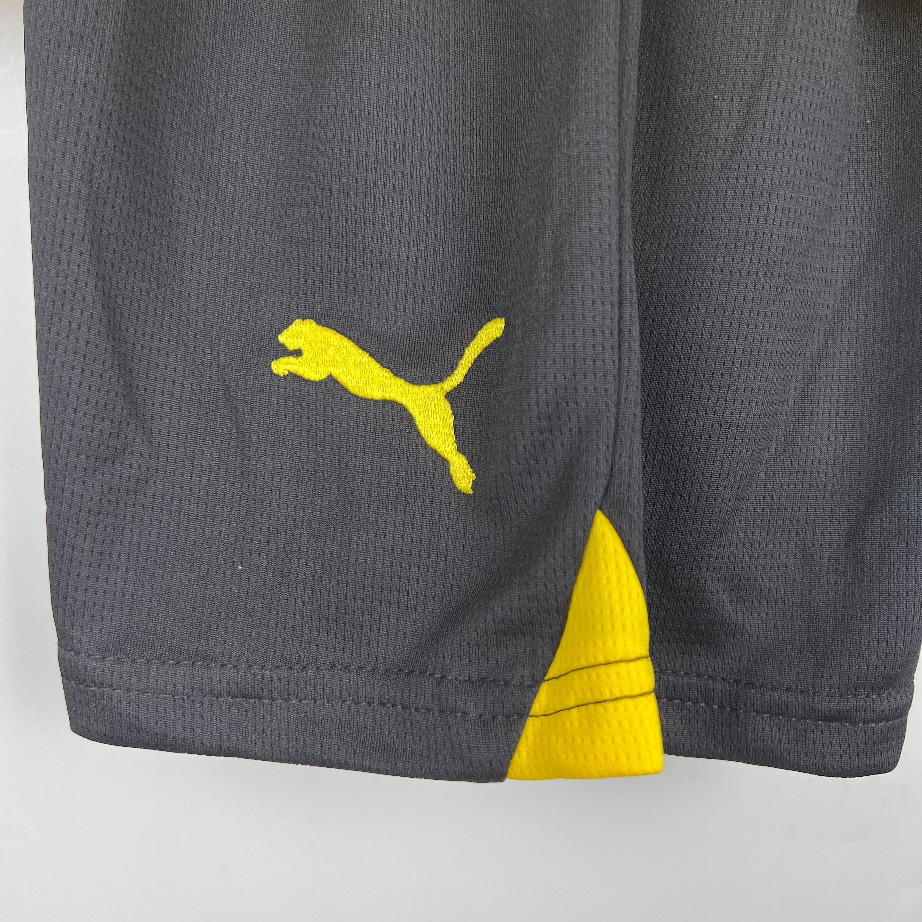 Borussia Dortmund home kids set. Season 23/34