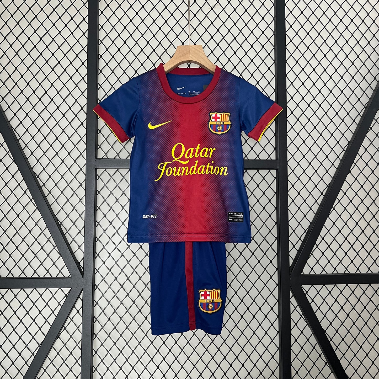 Barcelona home kids set. Season 12/13