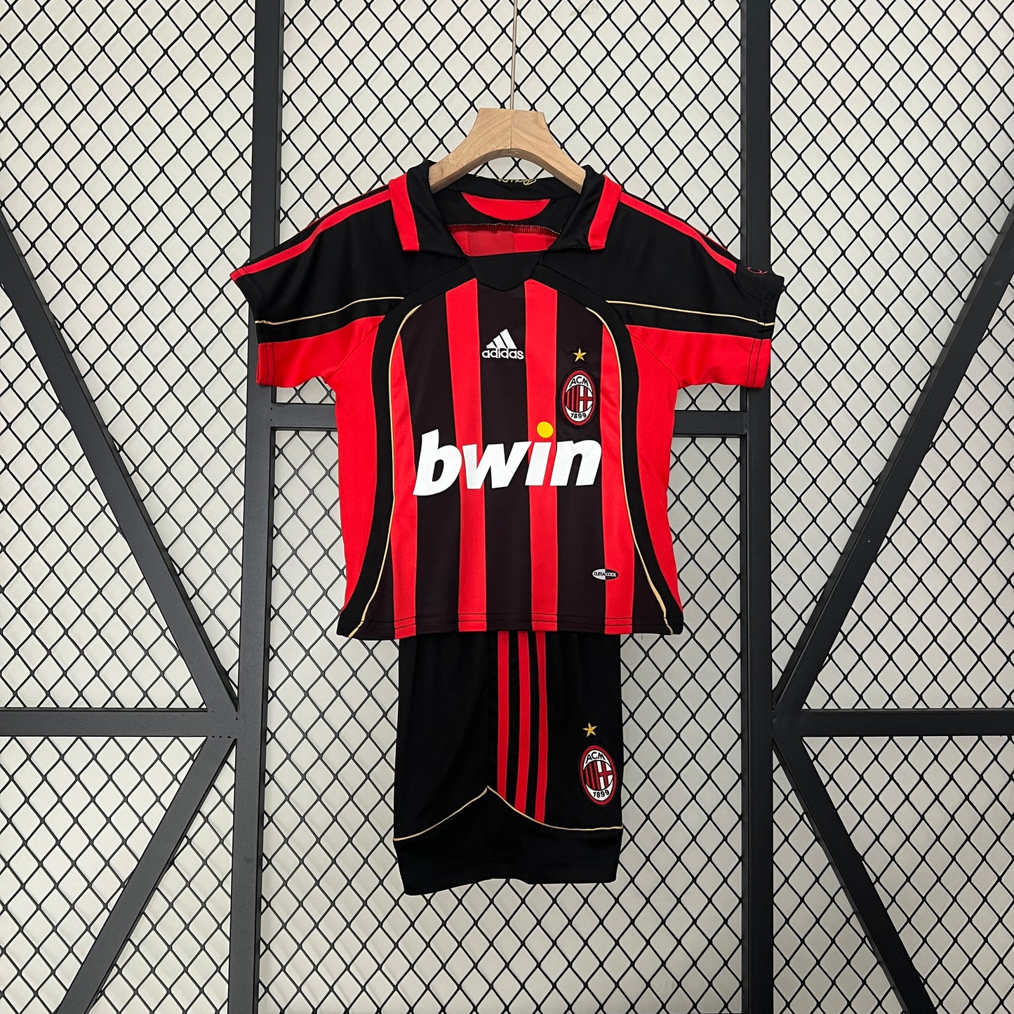AC Milan home kids set. Season 06/07
