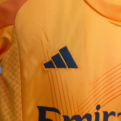 Real Madrid away kids set. Season 24/25