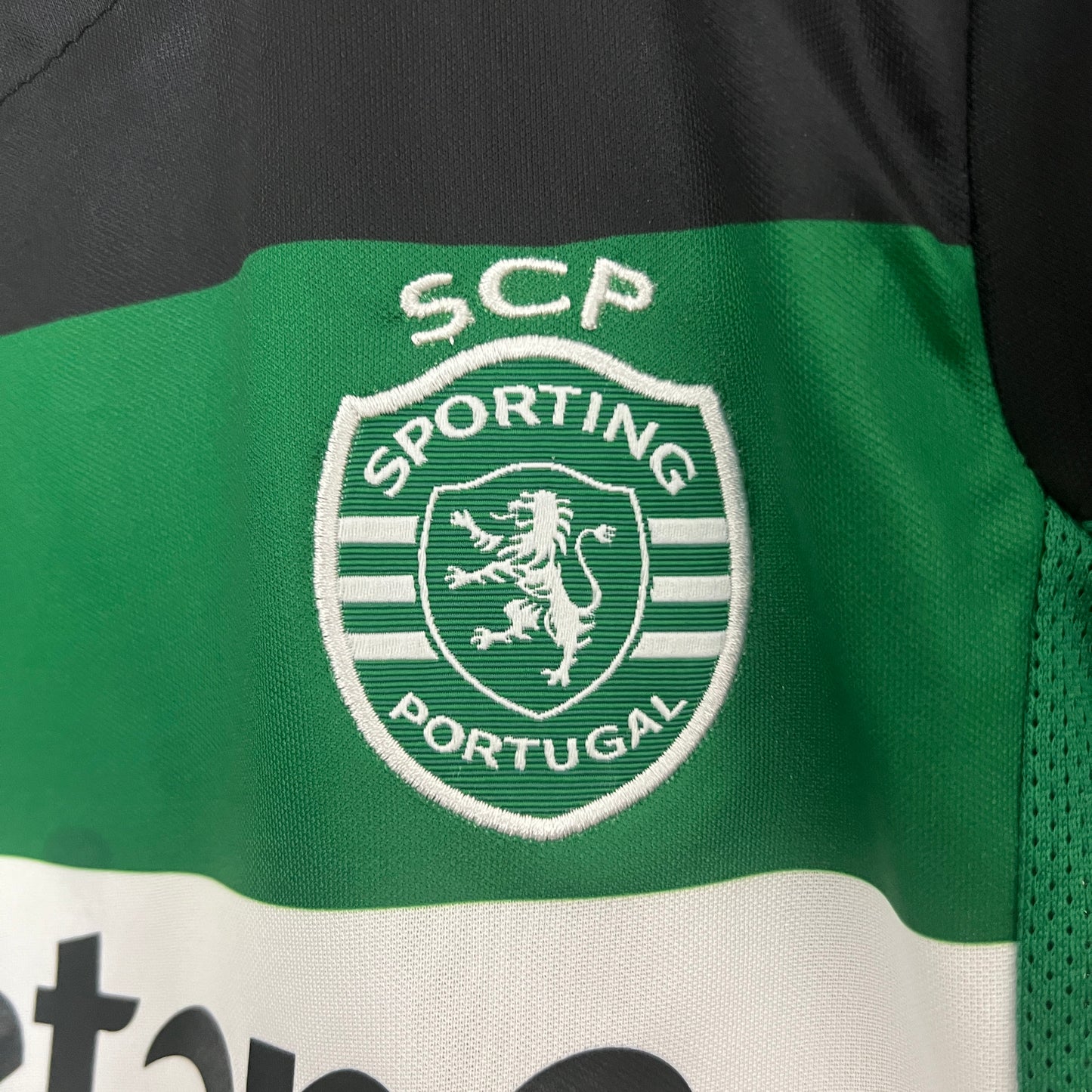 Sporting Lisbon home kids set. Season 24/25