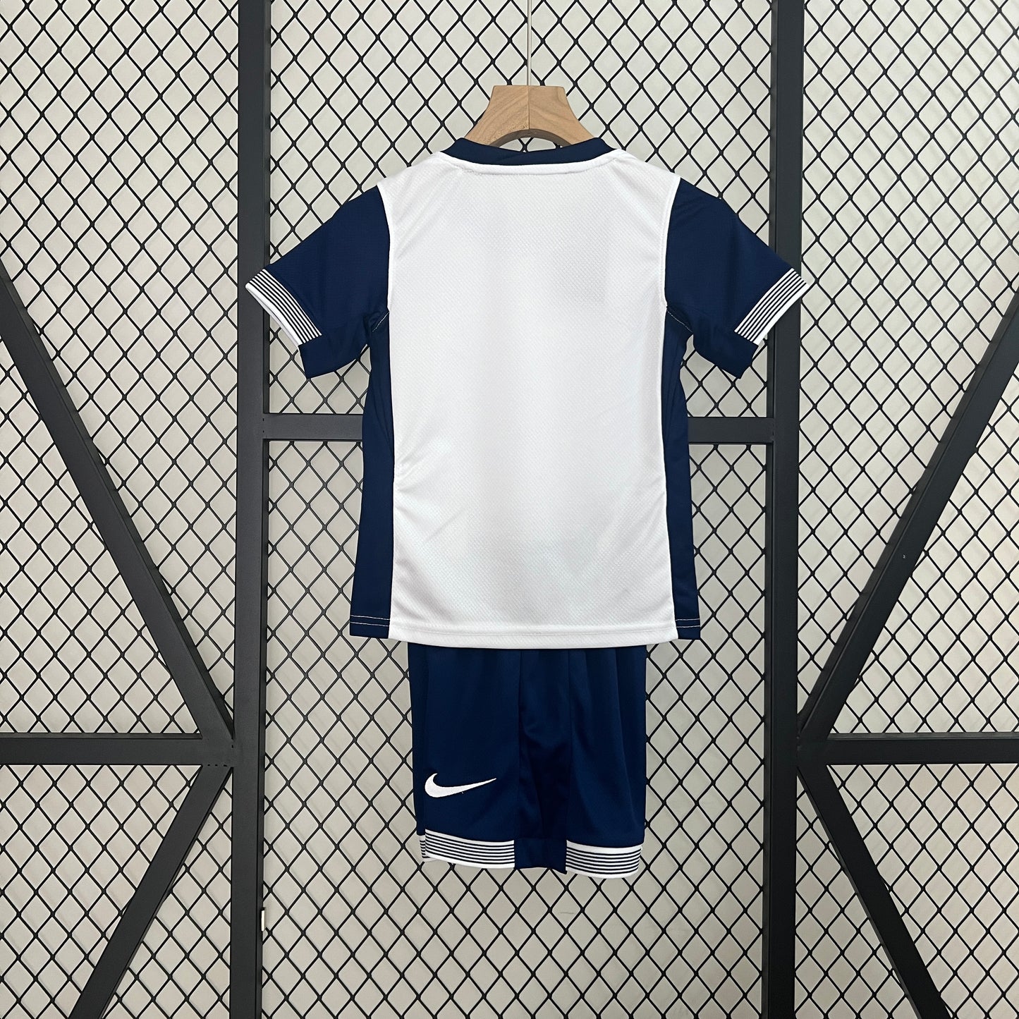 Tottenham Hotspur home kids set. Season 24/25