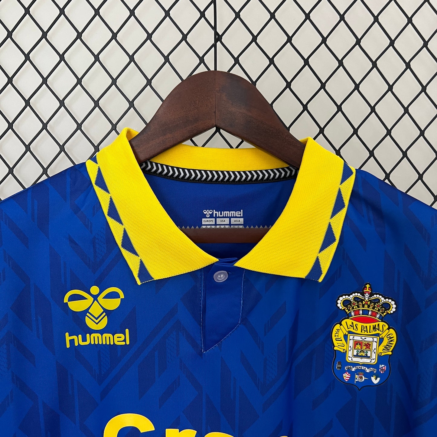 Las Palmas away jersey. Season 24/25