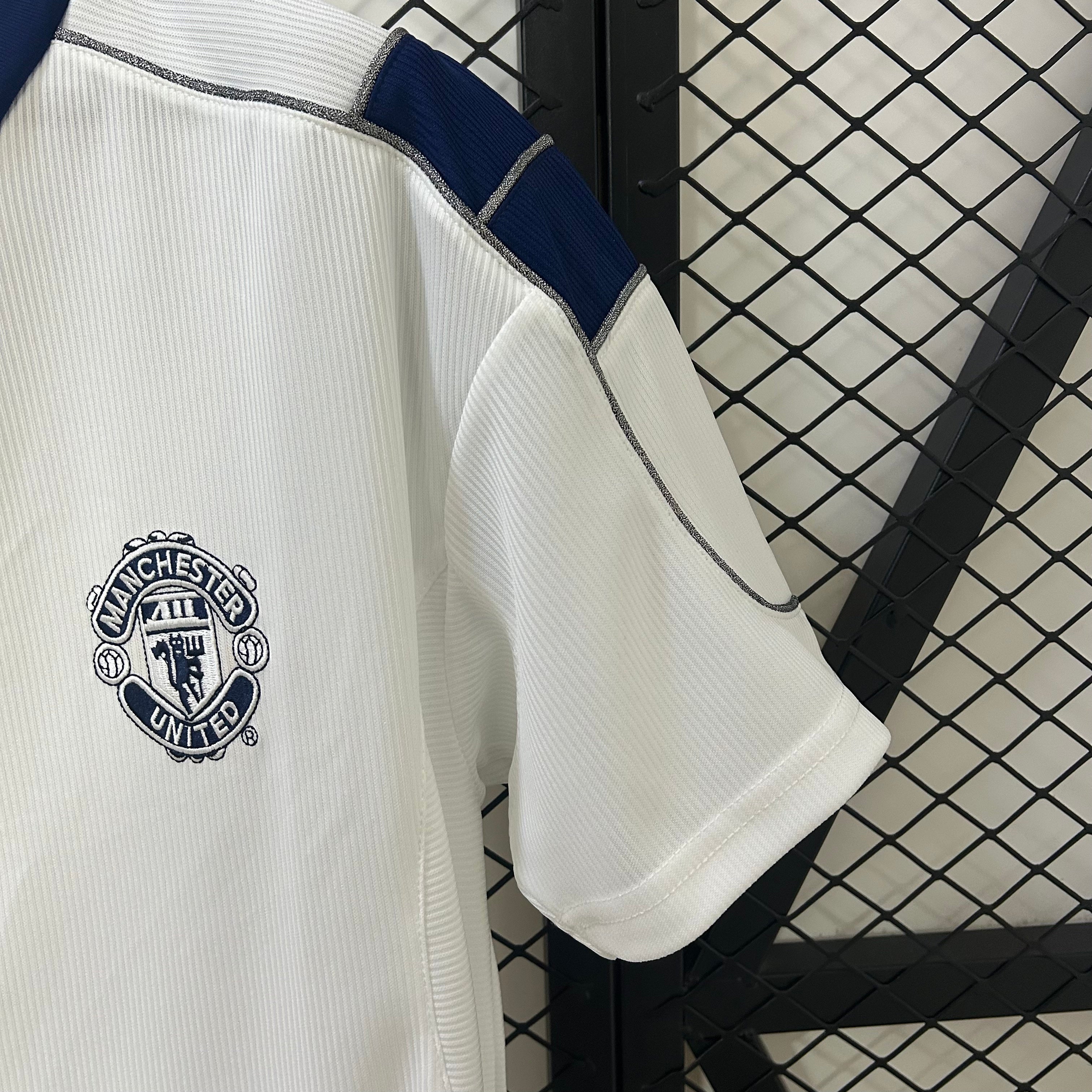 Manchester United away jersey. Season 00/01