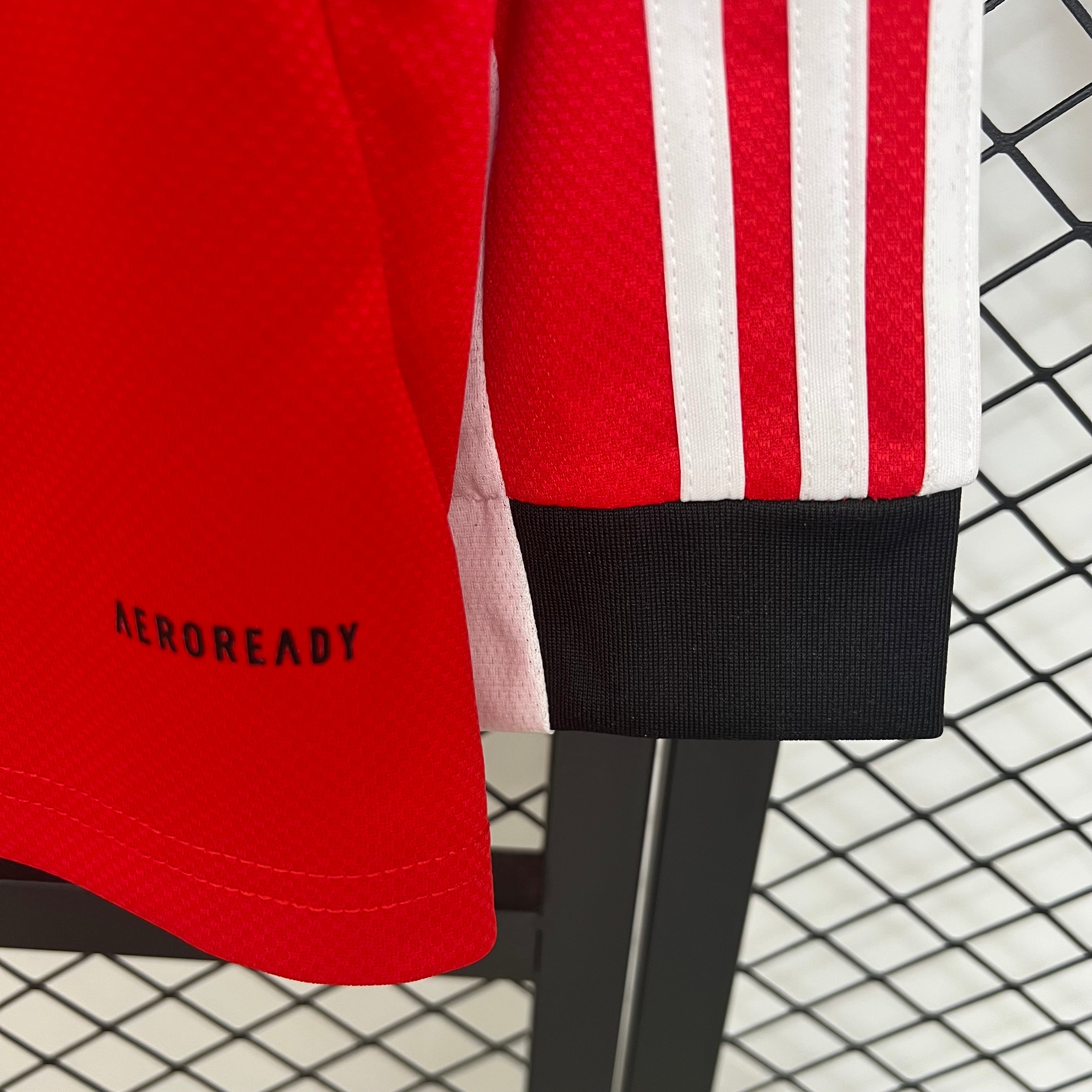 Benfica longsleeve home jersey. Season 25/26