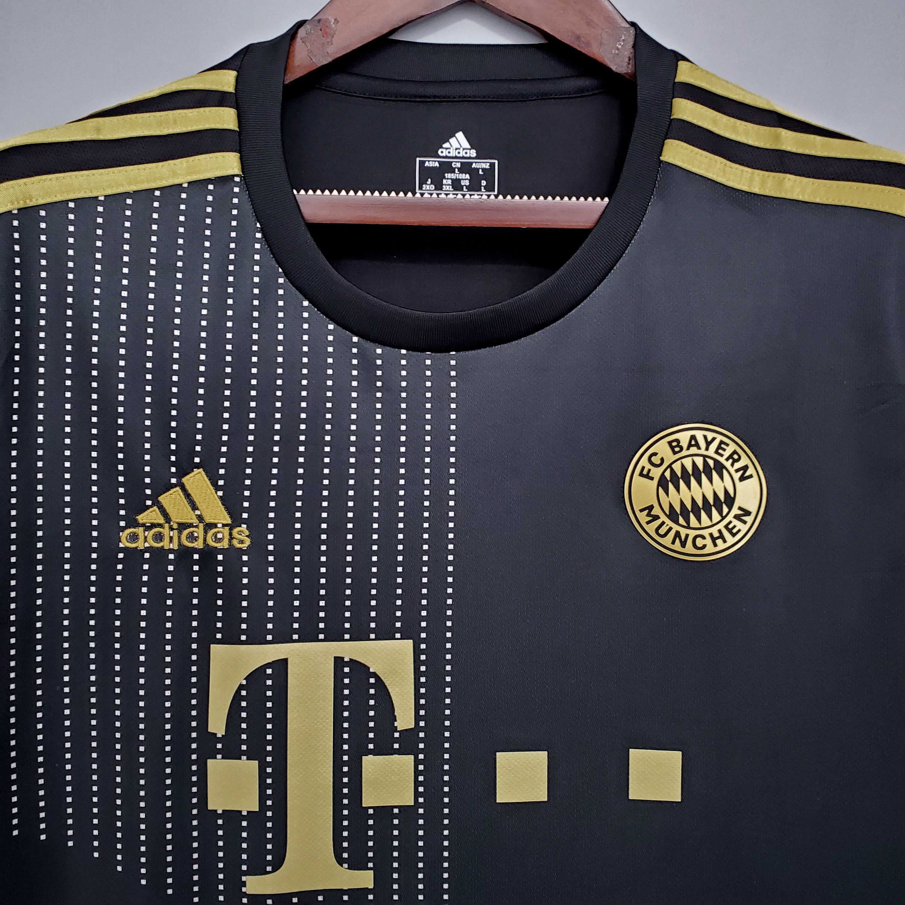 Bayern Munich away jersey. Season 21/22