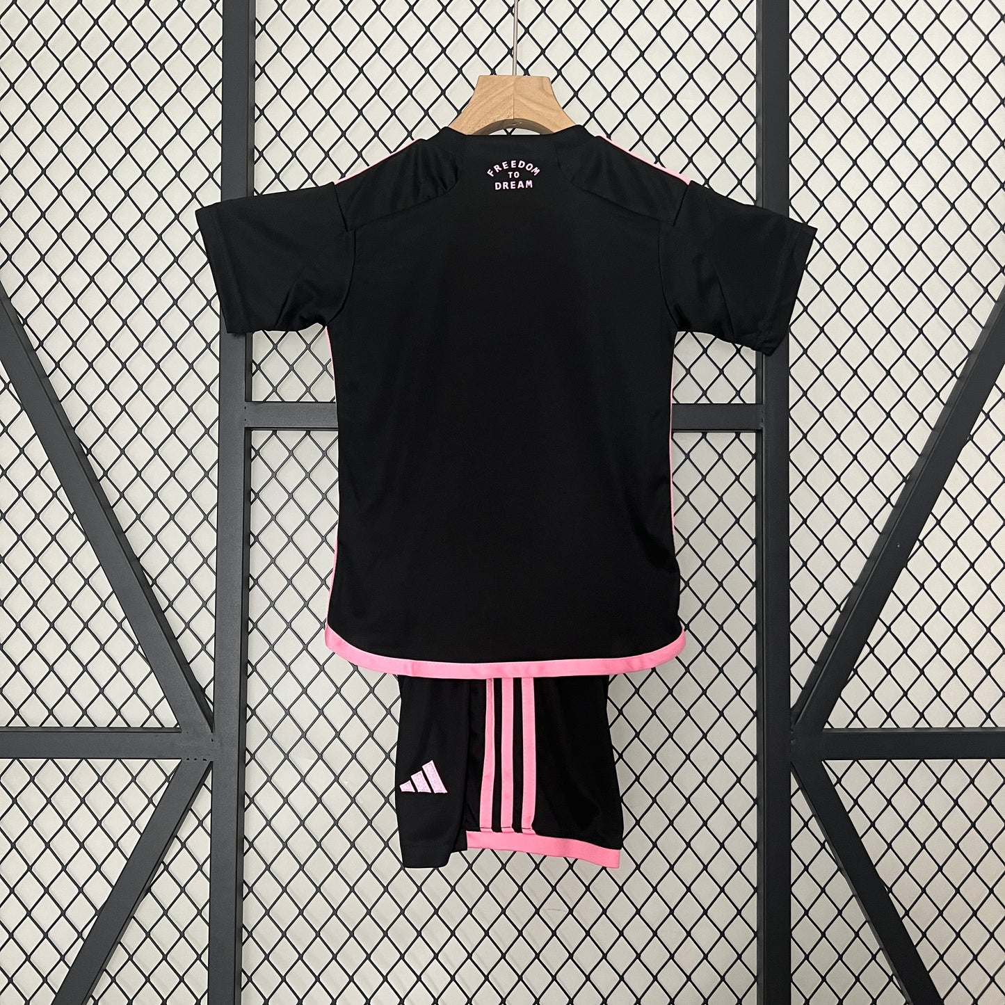 Inter Miami away kids set. Season 24/25