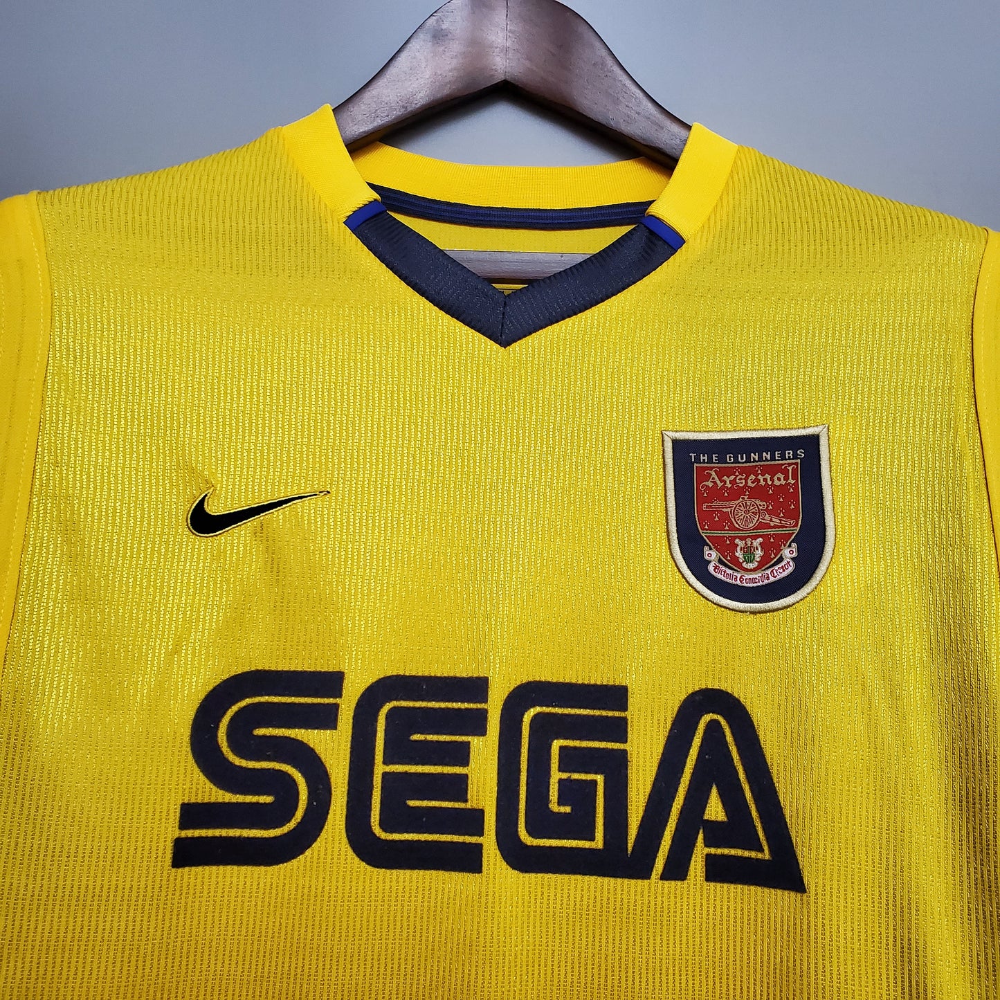 Arsenal away jersey. Season 99/00