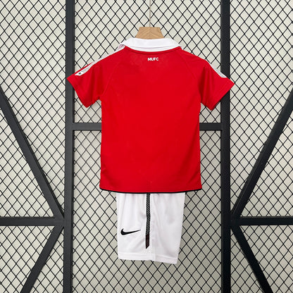 Manchester United home kids set. Season 10/11