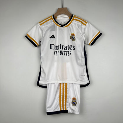 Real Madrid home kids set. Season 23/24