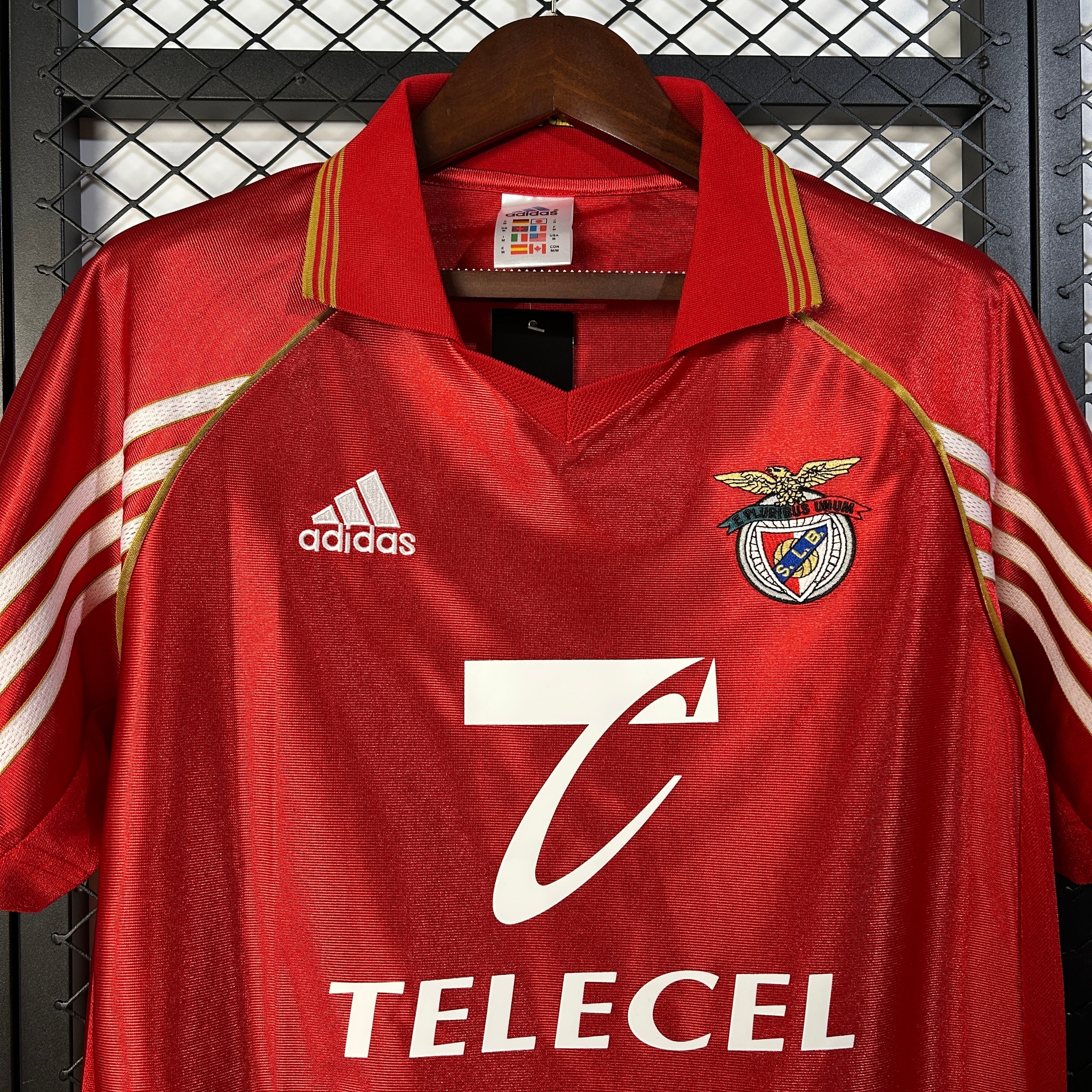 Benfica home jersey. Season 98/99