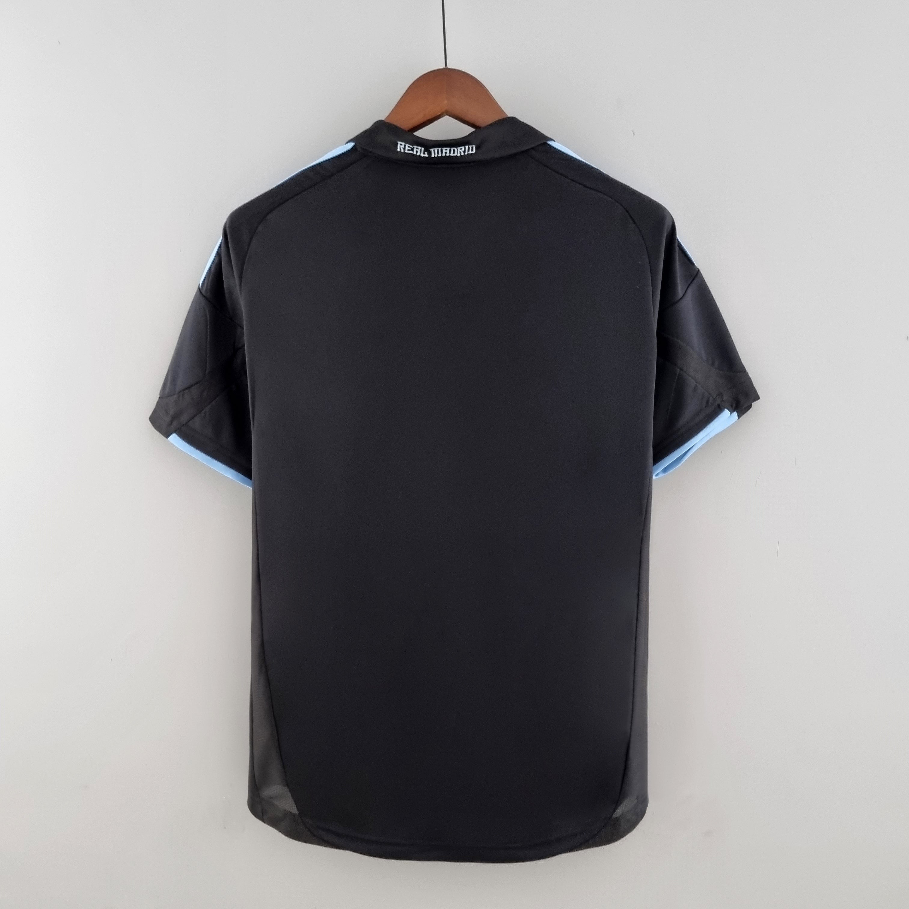 Real Madrid away jersey. Season 09/10