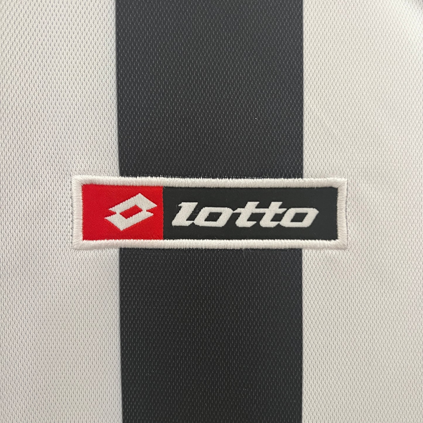 Juventus home jersey. Season 01/02