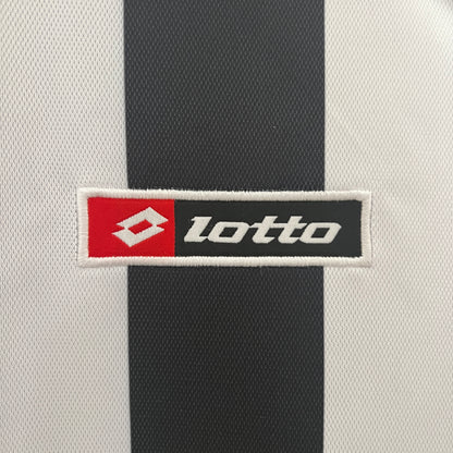 Juventus home jersey. Season 01/02