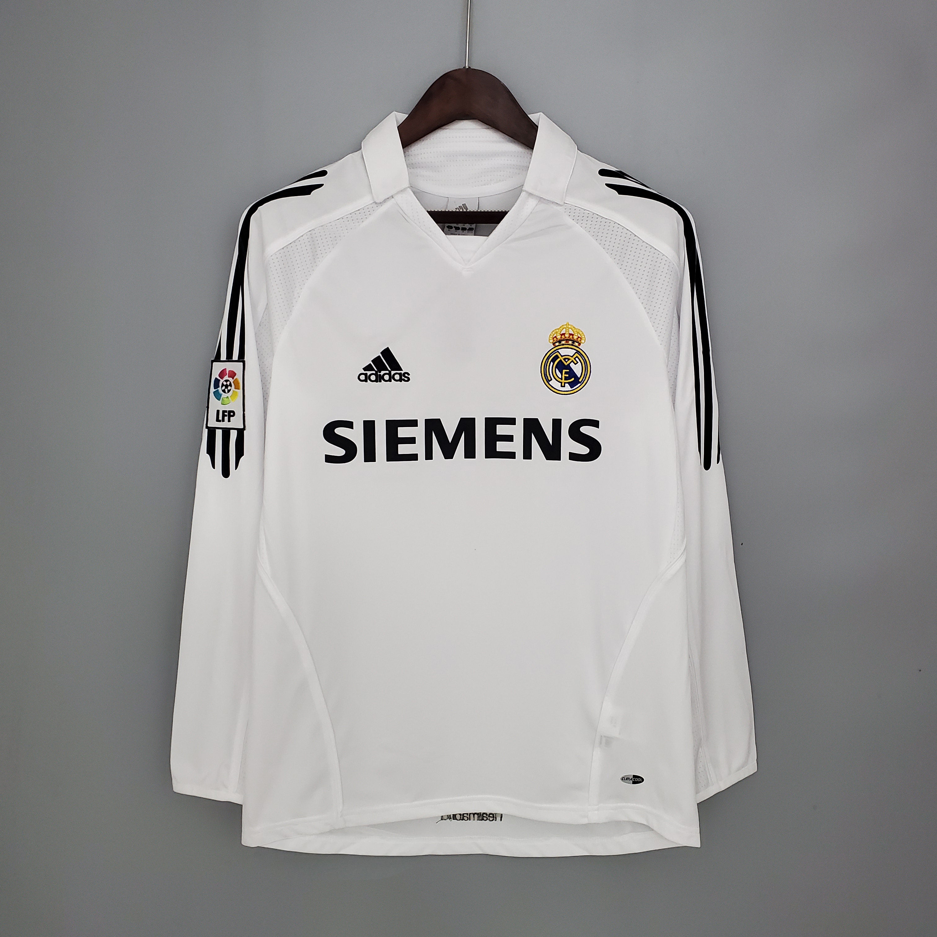 Real Madrid longsleeve home jersey. Season 05/06