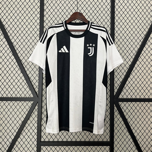 Juventus home jersey. Season 24/25