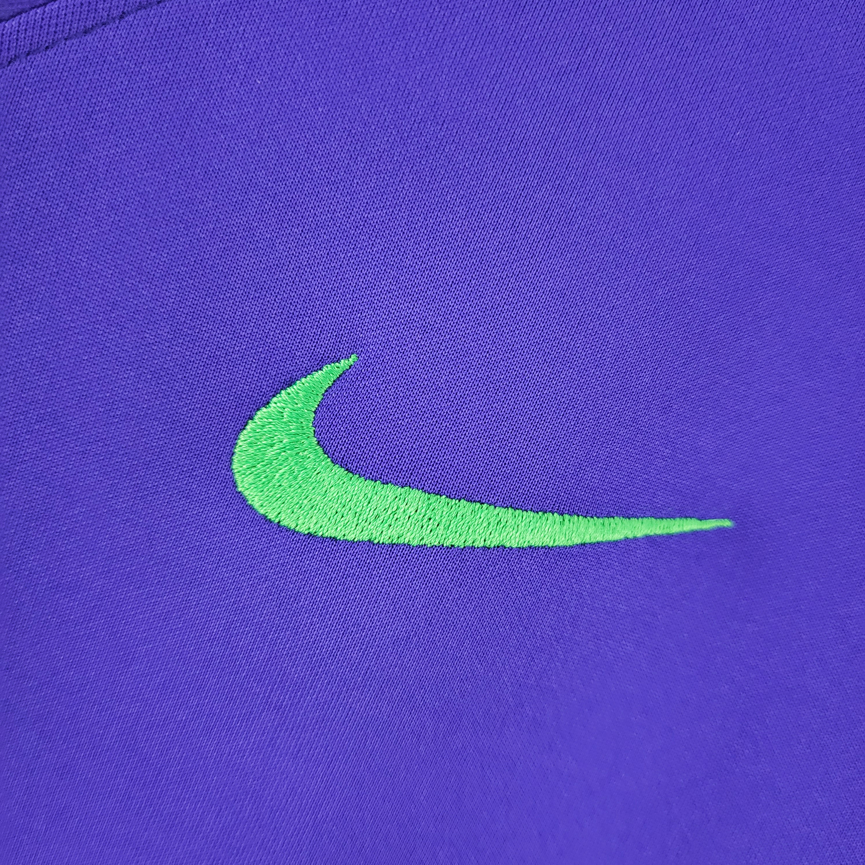 Brasil away jersey for women. Season 21/22