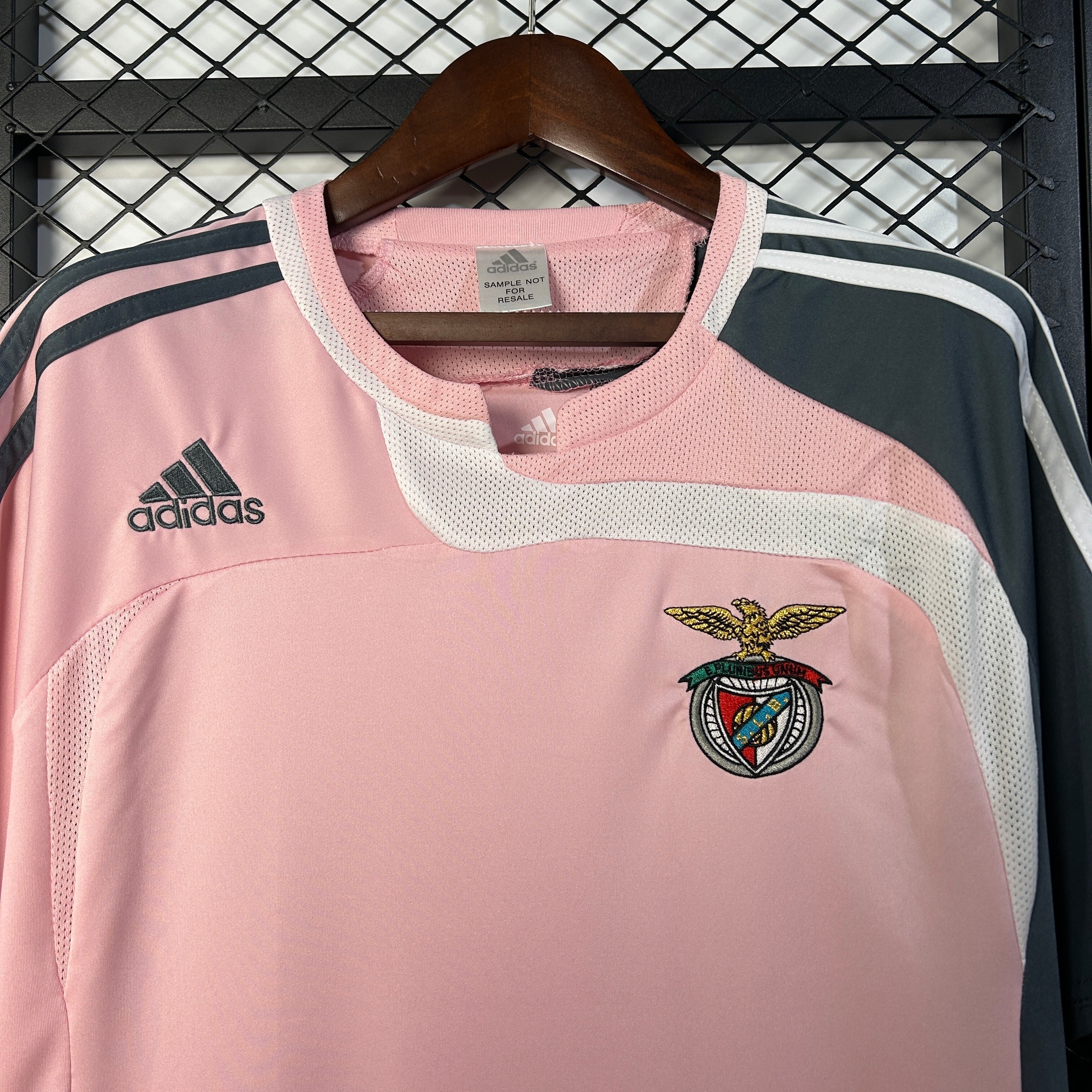 Benfica away jersey. Season 07/08.
