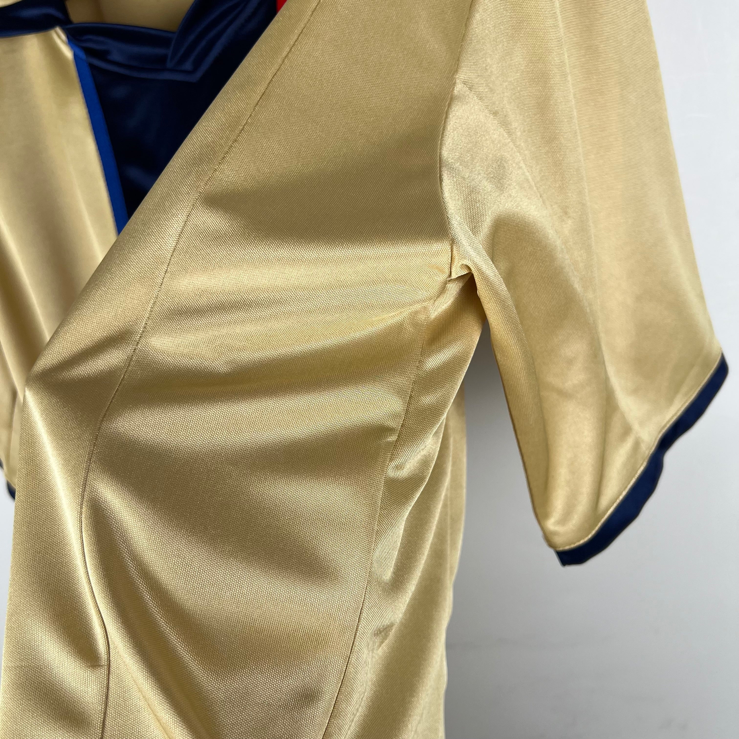 Barcelona away jersey. Season 01/02