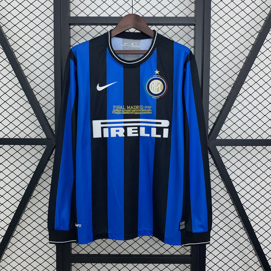 Inter Milan longsleeve 2010 Champions League final home jersey.