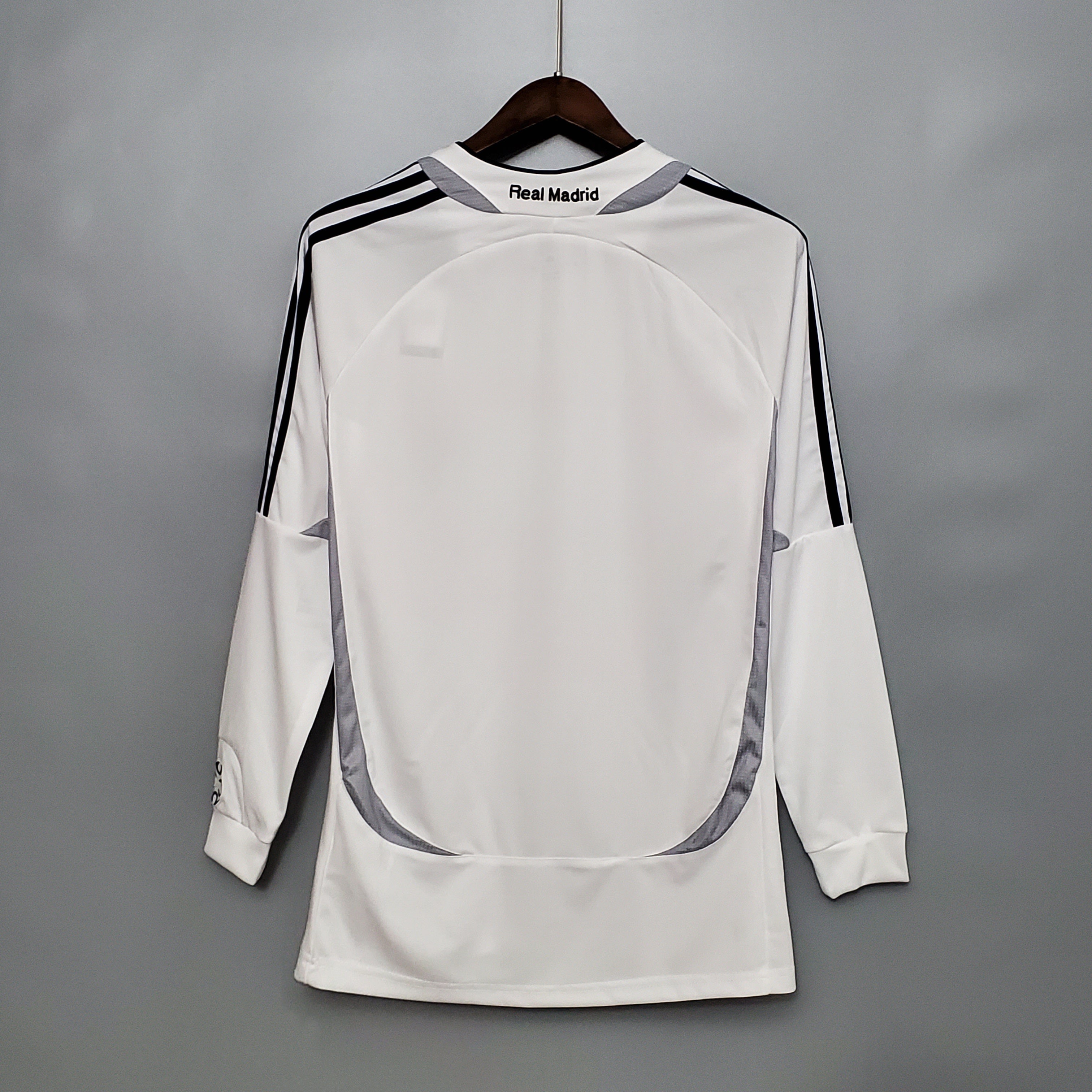 Real Madrid longsleeve home jersey. Season 06/07