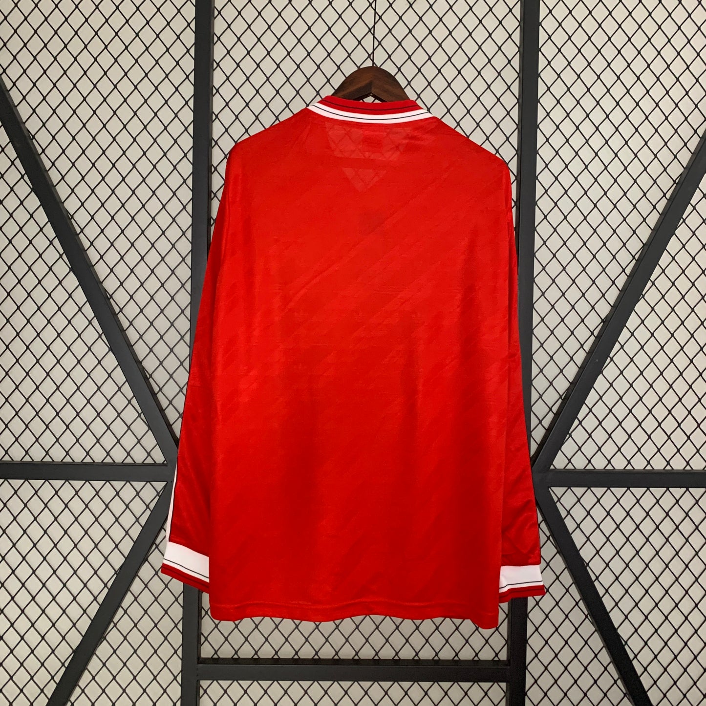 Manchester United longsleeve home jersey. Season 86/87