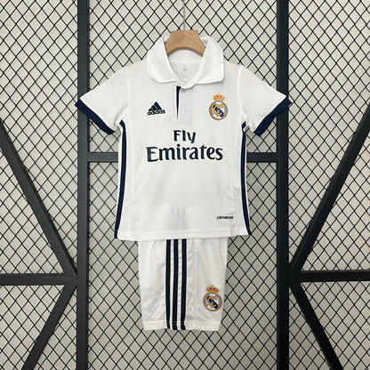Real Madrid home kids set. Season 16/17