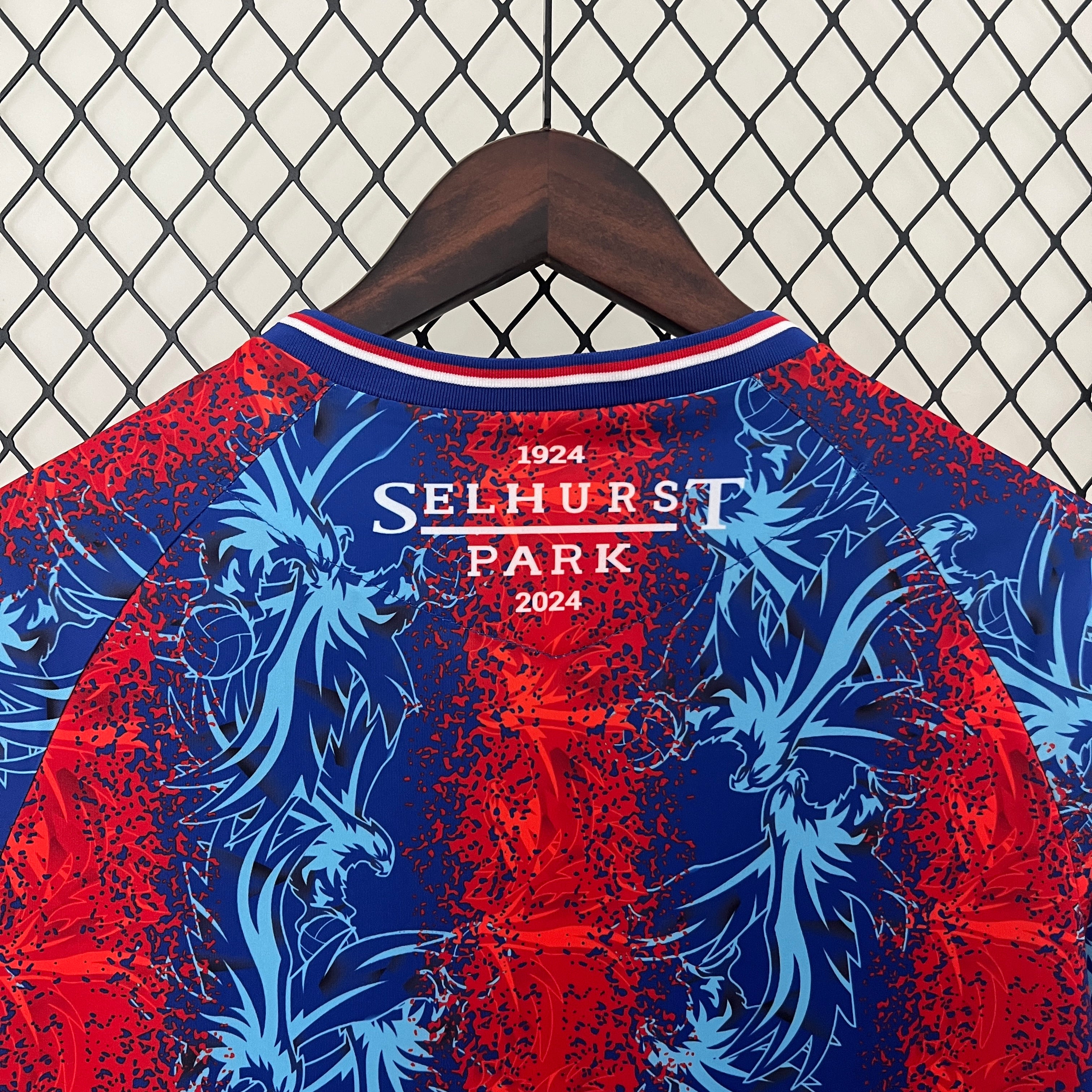 Crystal Palace home jersey. Season 24/25